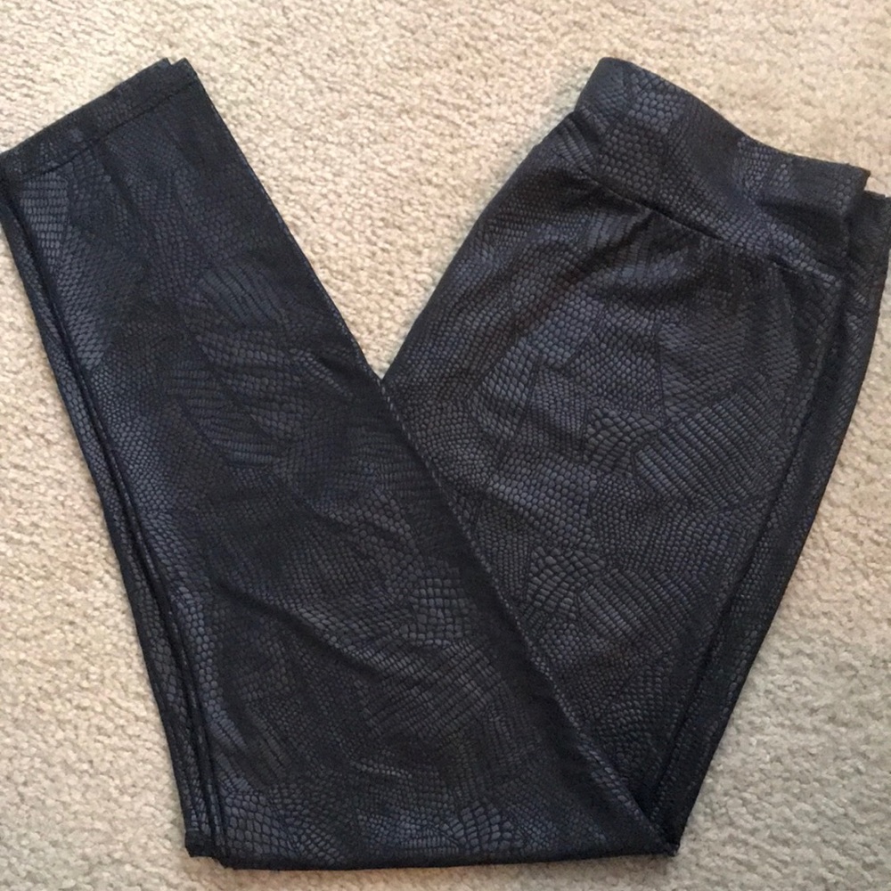 L SHEIN Snakeskin Leggings